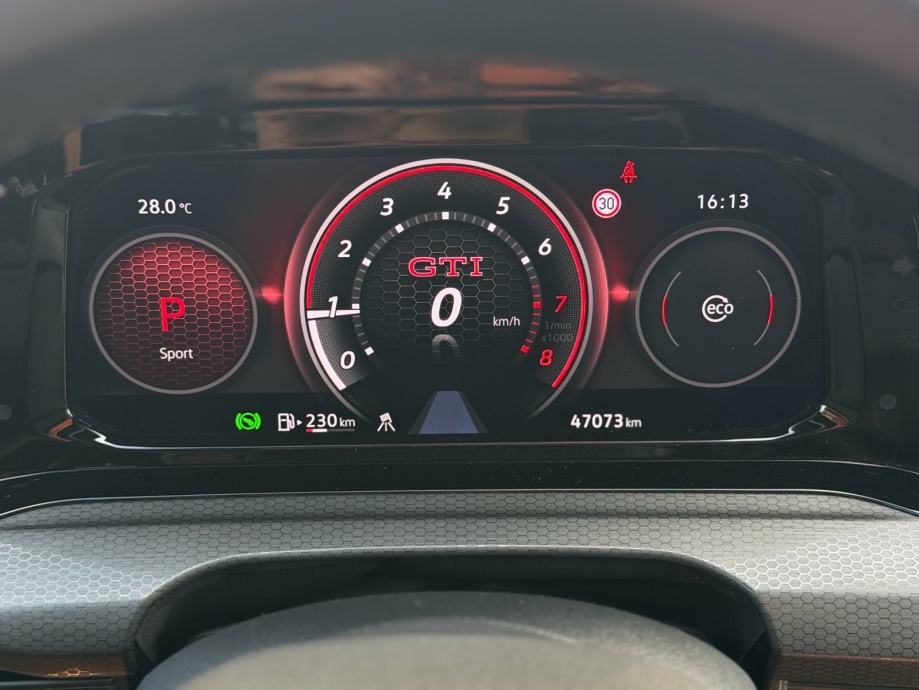 VW Golf 8 2,0 GTI automatik / FULL Oprema Samo 47Tkm/ Prilika, fotografija 11