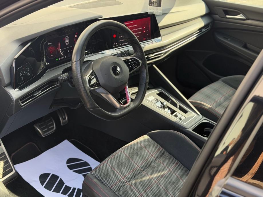 VW Golf 8 2,0 GTI automatik / FULL Oprema Samo 47Tkm/ Prilika, fotografija 6