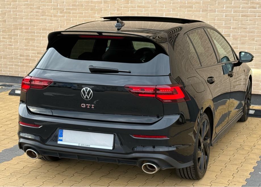 VW GOLF 8 2.0 GTI CLUB SPORT•DSG•300KS•VIRTUAL•PANORAMA•HARMAN KARDON•, fotografija 11