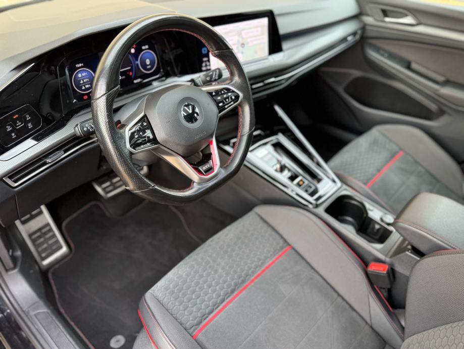 VW GOLF 8 2.0 GTI CLUB SPORT•DSG•300KS•VIRTUAL•PANORAMA•HARMAN KARDON•, fotografija 17