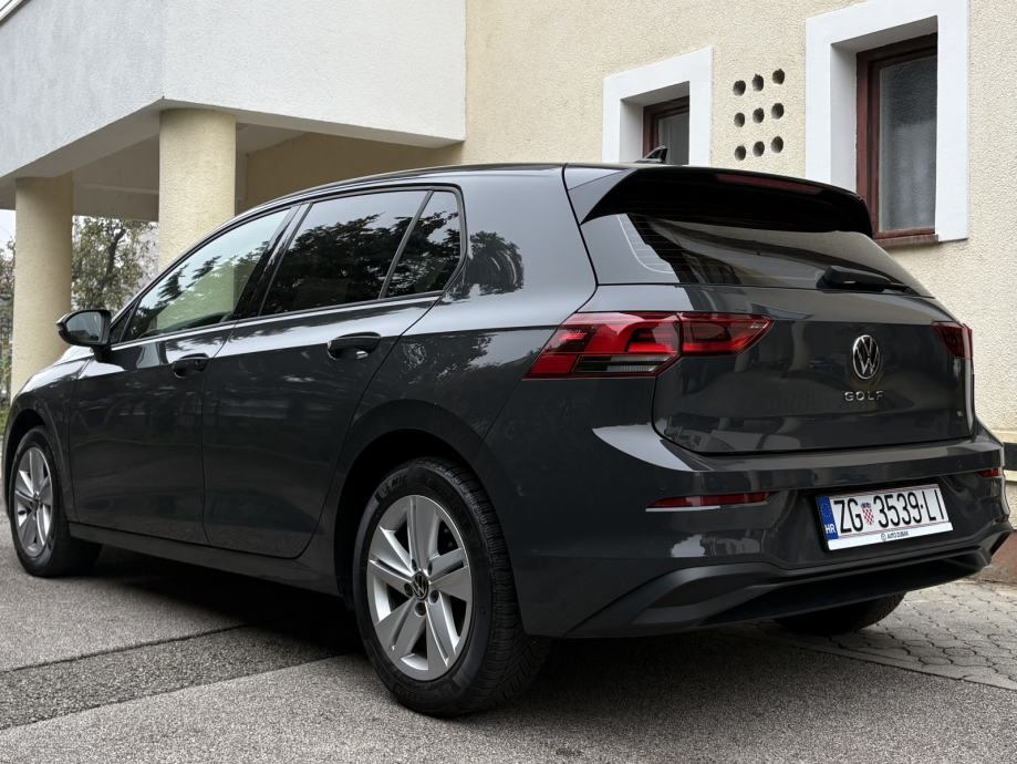 VW GOLF 8 2.0 TDI, 2023. GOD., LED, NAVI, ACC, REG, SERVISNA, fotografija 7