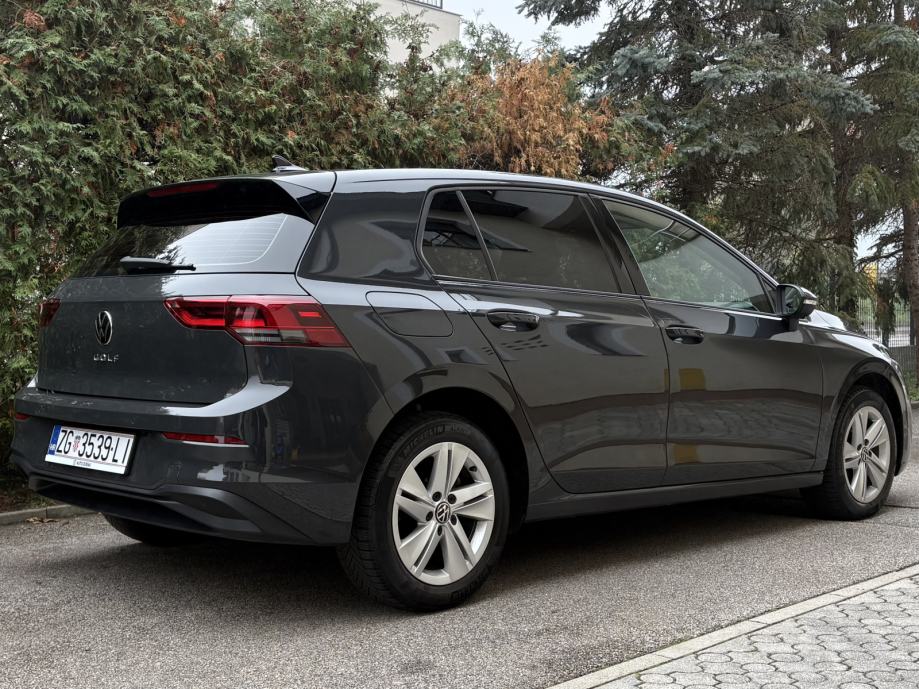 VW GOLF 8 2.0 TDI, 2023. GOD., LED, NAVI, ACC, REG, SERVISNA, fotografija 6