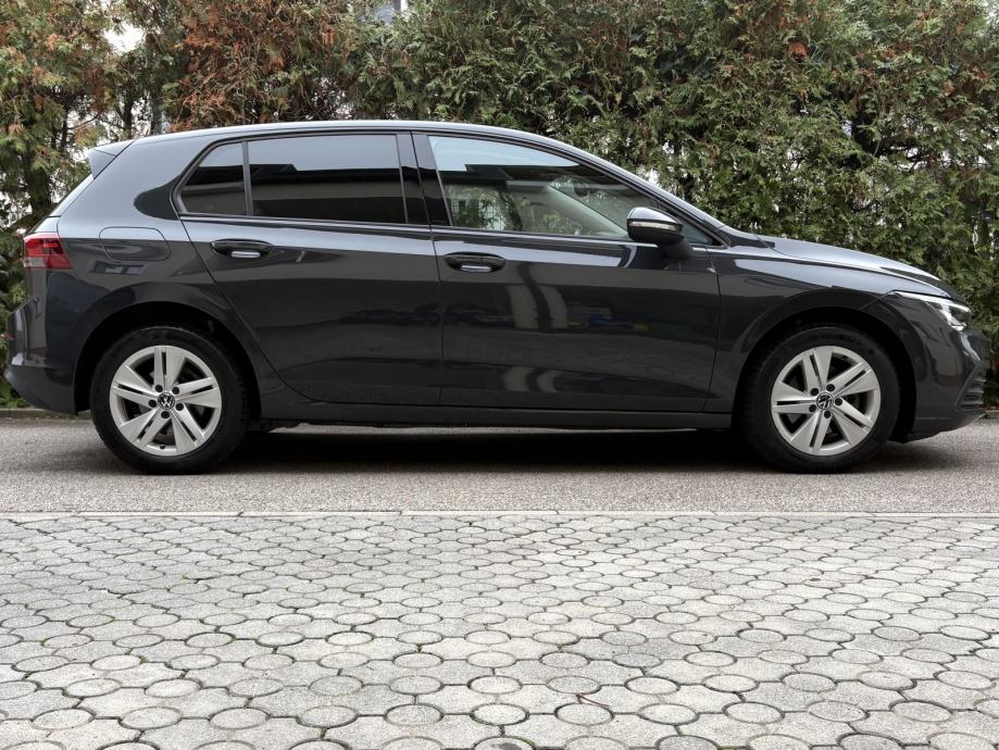 VW GOLF 8 2.0 TDI, 2023. GOD., LED, NAVI, ACC, REG, SERVISNA, fotografija 5