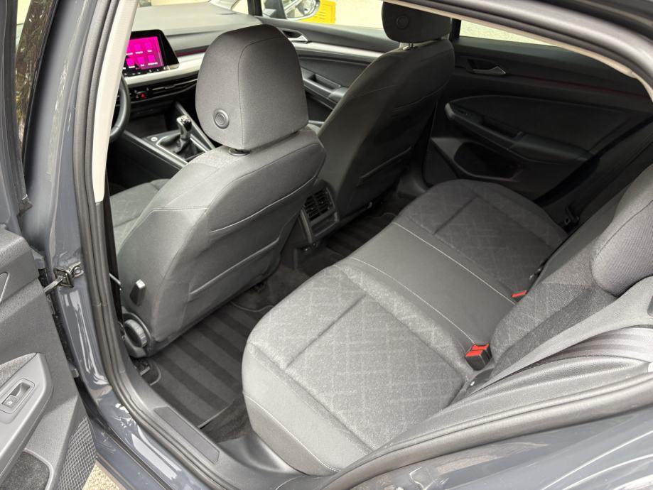 VW GOLF 8 2.0 TDI, 2023. GOD., LED, NAVI, ACC, REG, SERVISNA, fotografija 14
