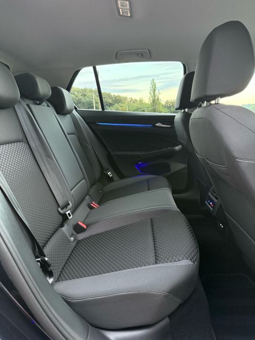 VW Golf 8 2,0 TDI ACTIVE, NAVI, KEYLESS, ACC, SERVISNA, fotografija 11