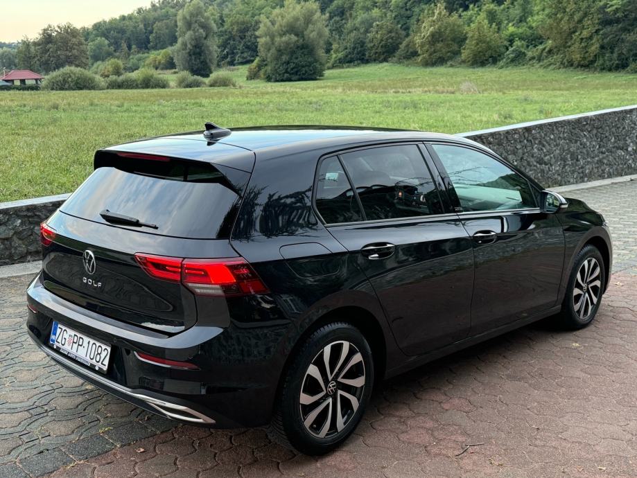 VW Golf 8 2,0 TDI ACTIVE, NAVI, KEYLESS, ACC, SERVISNA, fotografija 5
