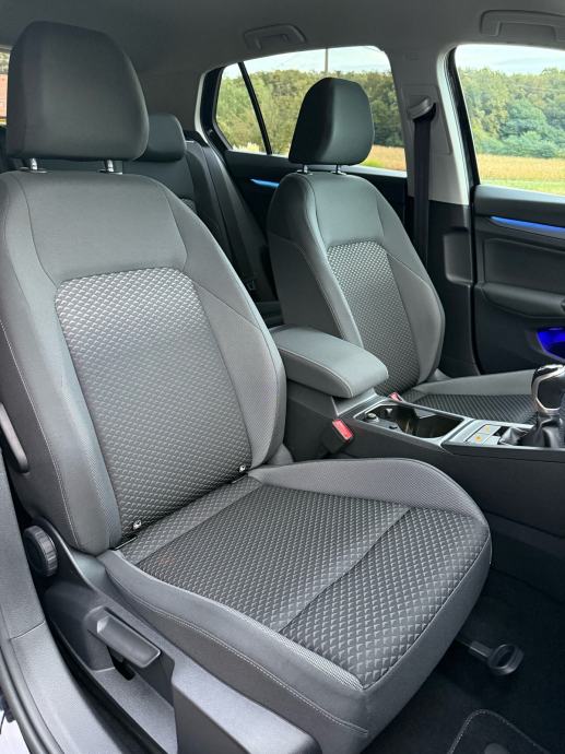 VW Golf 8 2,0 TDI ACTIVE, NAVI, KEYLESS, ACC, SERVISNA, fotografija 10