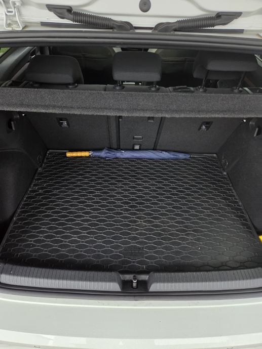 VW Golf 8 2,0 TDI automatik, fotografija 9