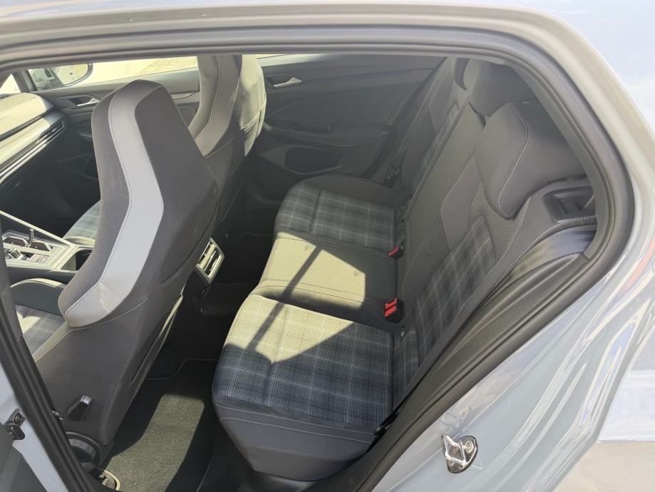 VW Golf 8 2,0 GTD / FULL Oprema / PRILIKA!, fotografija 15