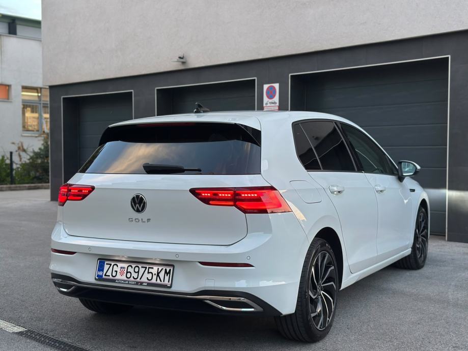 VW GOLF 8 2.0 TDI DSG 2021GODINA STYLE 110KW, fotografija 5