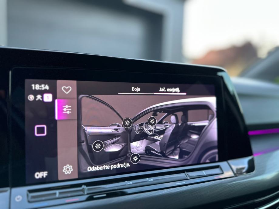VW GOLF 8 2.0 TDI DSG 2021GODINA STYLE 110KW, fotografija 17