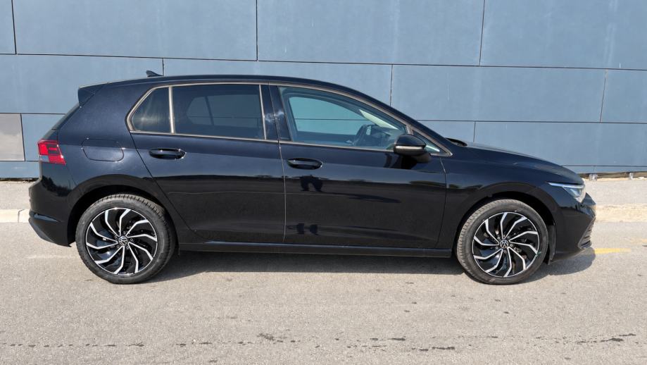 VW GOLF 8 2.0 TDI DSG LIFE • 2023. • 80TKM • ACC • ERGOACTIVE • KAMERA, pogled izvana - slika 4