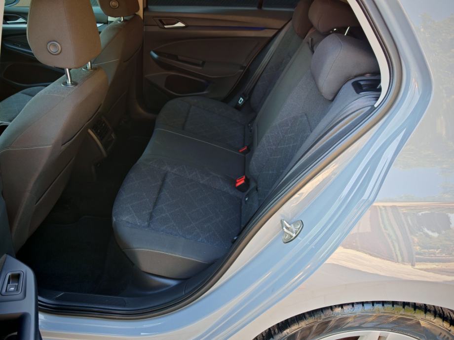 ⭐VW Golf 8 2,0 TDI DSG◽NAVI◽LANE ASSIST◽ACC◽GR.SJEDALA◽PRIVAT⭐, fotografija 18