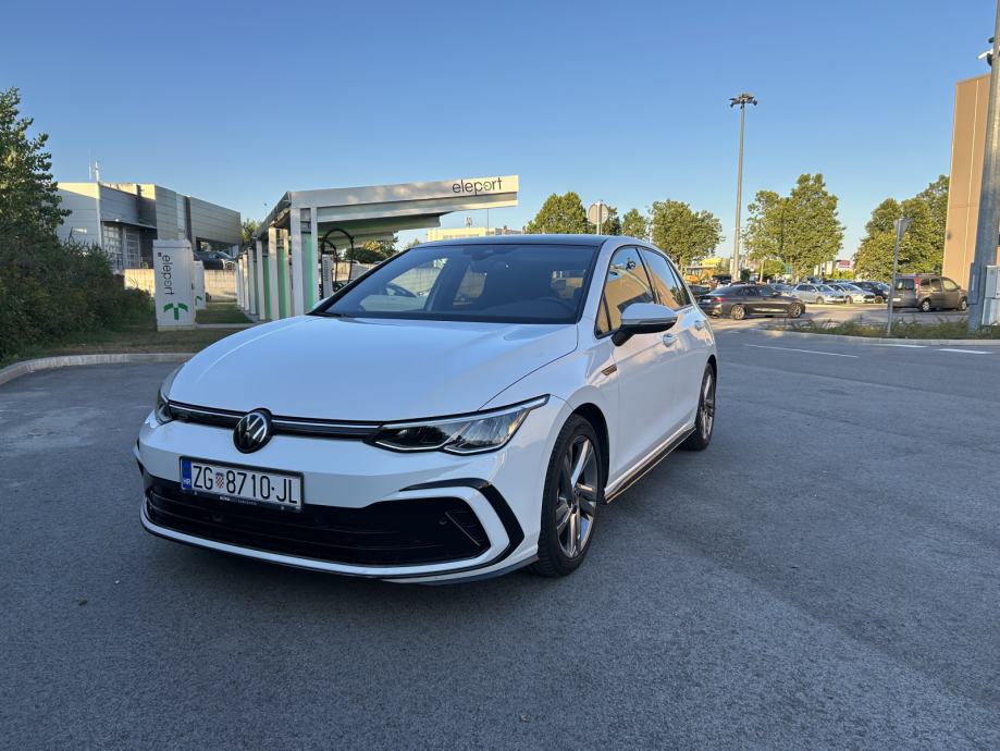 VW GOLF 8 2.0 TDI DSG R-Line kao nov, 1. vlasnik, panorama, garancija, fotografija 5