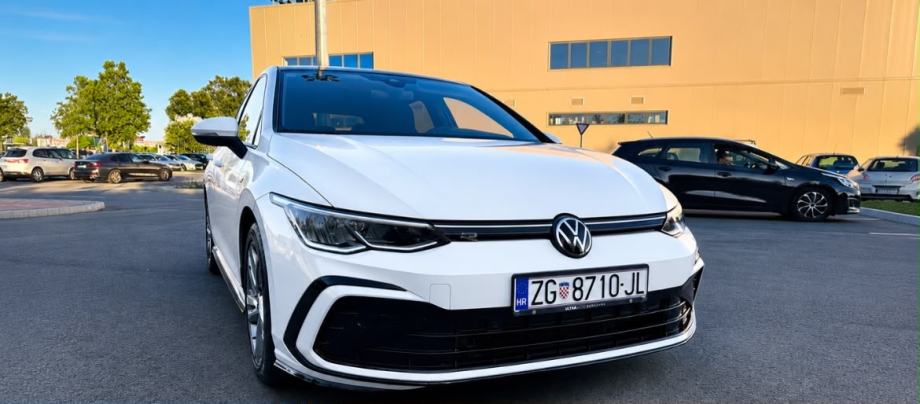 VW GOLF 8 2.0 TDI DSG R-Line kao nov, 1. vlasnik, panorama, garancija, fotografija 7