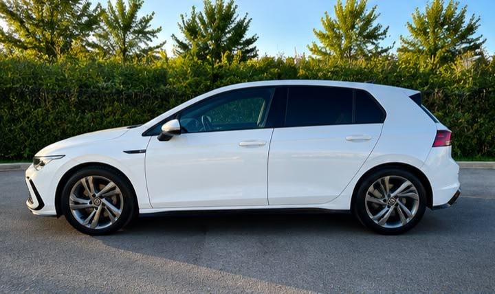 VW GOLF 8 2.0 TDI DSG R-Line kao nov, 1. vlasnik, panorama, garancija, fotografija 6