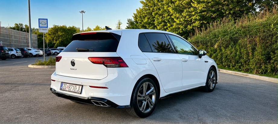 VW GOLF 8 2.0 TDI DSG R-Line kao nov, 1. vlasnik, panorama, garancija, fotografija 3