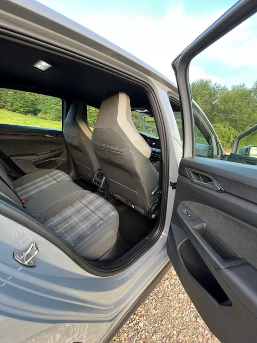 VW Golf 8 2.0 TDI GTD / DSG / IQ MATRIX / ACC / TOP STANJE / REG., fotografija 15