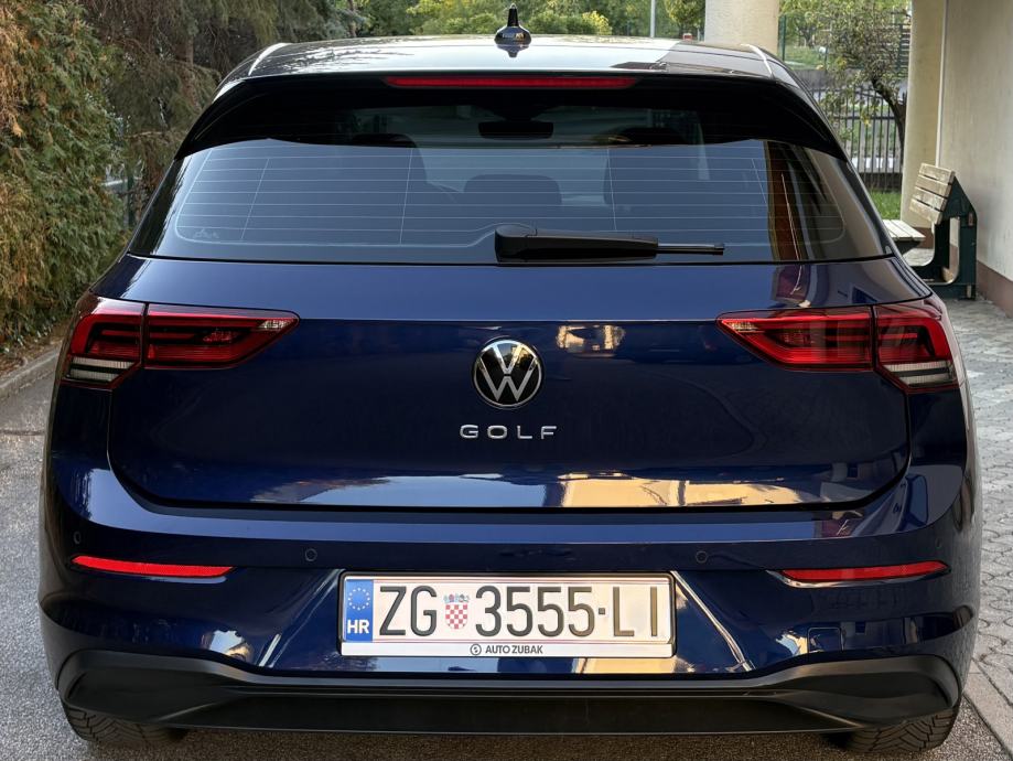 VW GOLF 8 2.0 TDI, LED, KAMERA, NAVI, ACC, REG 1 GOD, R17, SERVISNA, fotografija 7