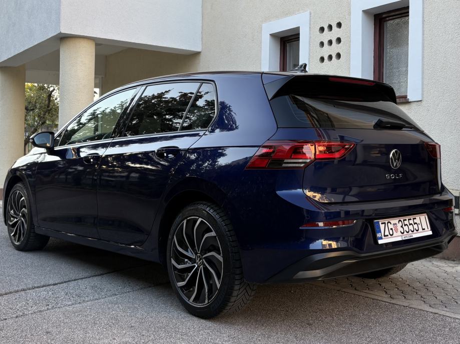 VW GOLF 8 2.0 TDI, LED, KAMERA, NAVI, ACC, REG 1 GOD, R17, SERVISNA, fotografija 8