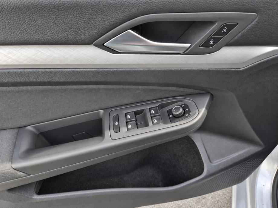 VW Golf 8 2.0 TDI, Led, Tempomat, kupljen u HR, u PDV-u, 18", fotografija 19