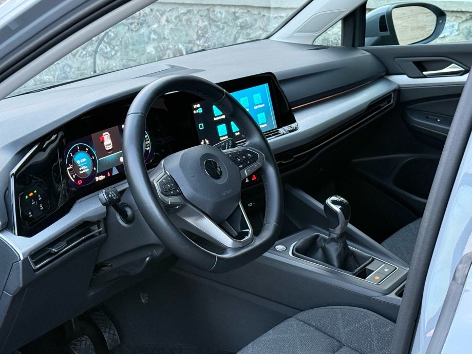 VW Golf 8 2,0 TDI LIFE, NAVI, KEYLESS, ACC, SERVISNA, fotografija 8