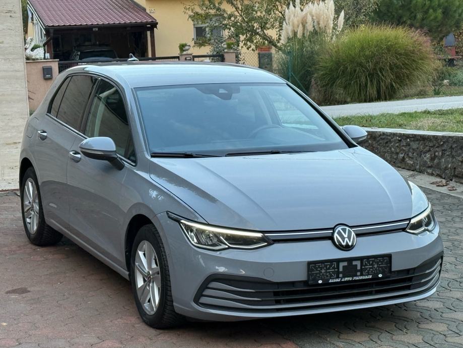 VW Golf 8 2,0 TDI LIFE, NAVI, KEYLESS, ACC, SERVISNA, fotografija 6