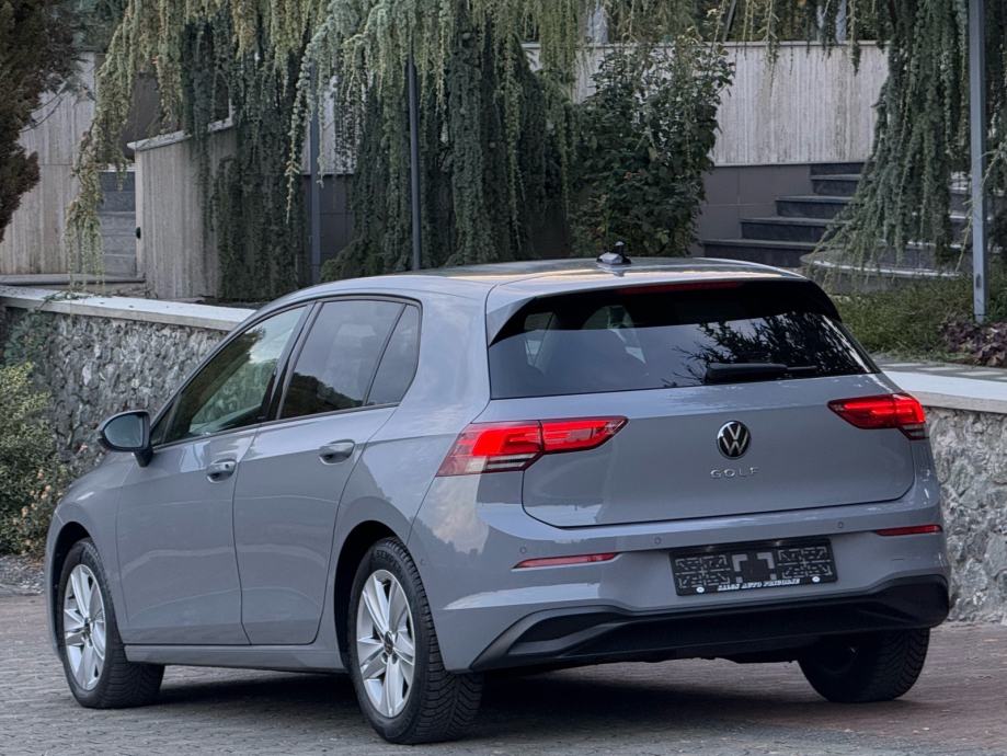 VW Golf 8 2,0 TDI LIFE, NAVI, KEYLESS, ACC, SERVISNA, fotografija 4
