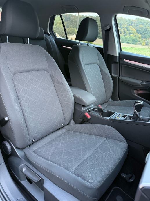 VW Golf 8 2,0 TDI LIFE, NAVI, KEYLESS, ACC, SERVISNA, fotografija 10