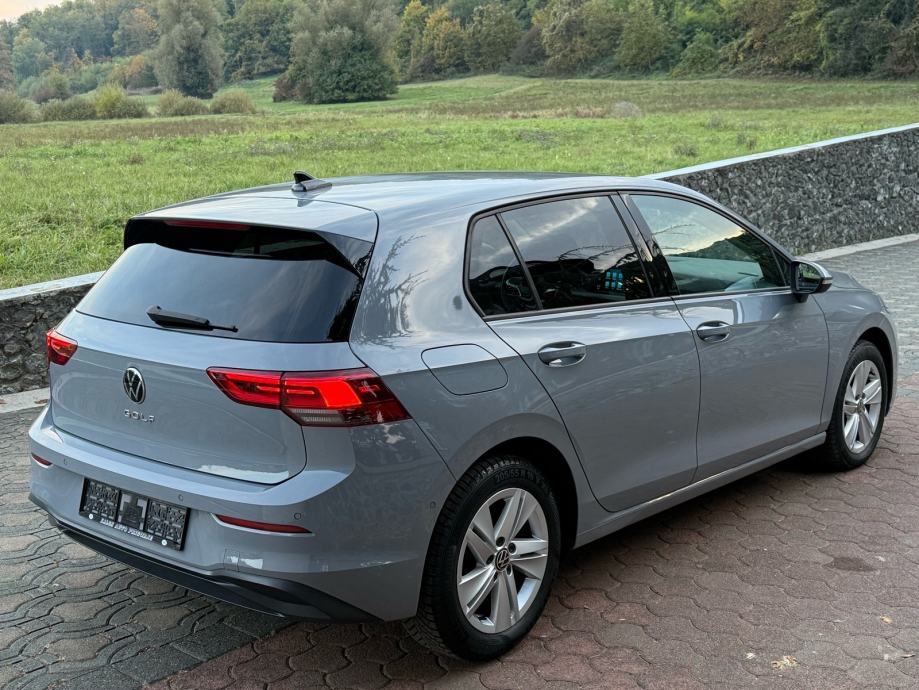 VW Golf 8 2,0 TDI LIFE, NAVI, KEYLESS, ACC, SERVISNA, fotografija 5