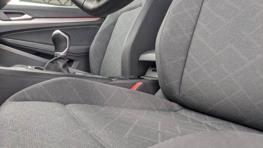 VW GOLF 8 2.0 TDI LIFE, fotografija 12