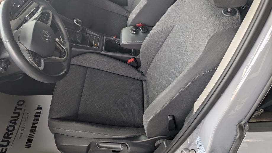 VW GOLF 8 2.0 TDI LIFE, fotografija 13