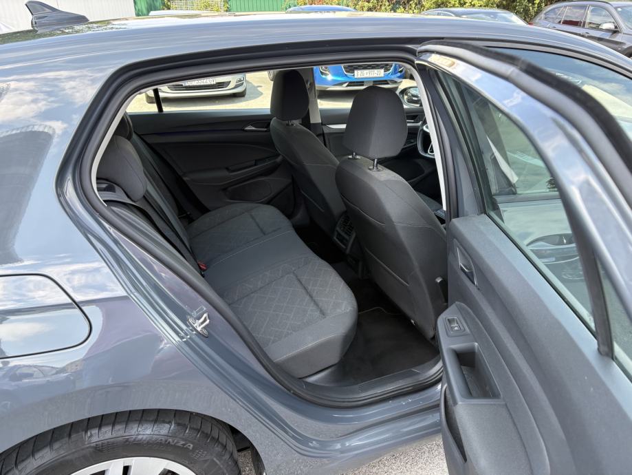 VW Golf 8 2,0 TDI 1edition, samo 61.000 km !!, fotografija 5