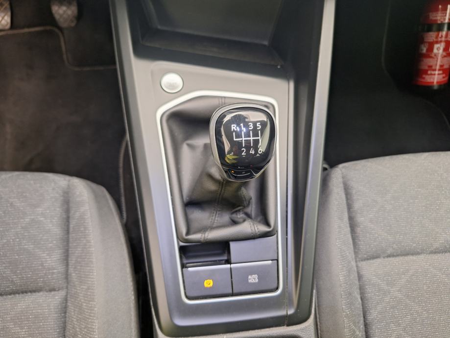 VW Golf 8 2,0 TDI, fotografija 9