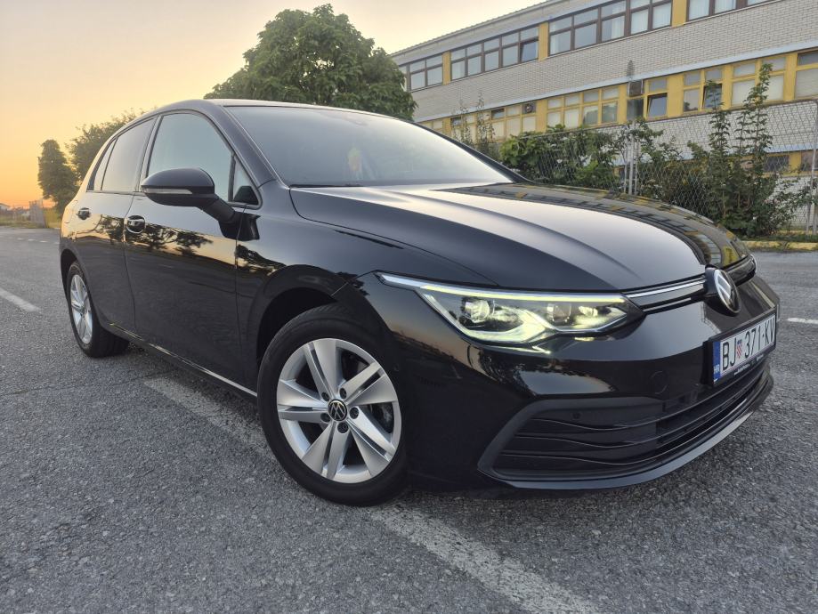 VW Golf 8 2,0 TDI,VLASNIK, SERVISNA, 150 KONJA,RUČNI MJENJAČ,IQ LIGH ., pogled izvana - slika 4