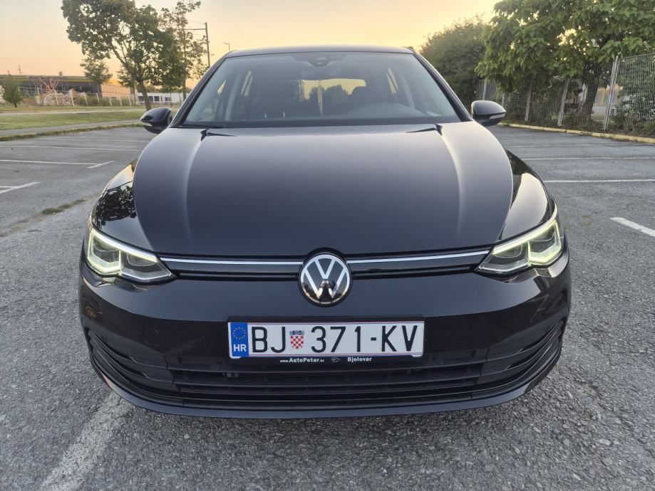 VW Golf 8 2,0 TDI,VLASNIK, SERVISNA, 150 KONJA,RUČNI MJENJAČ,IQ LIGH ., fotografija 7