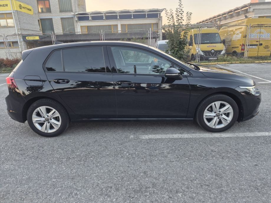 VW Golf 8 2,0 TDI,VLASNIK, SERVISNA, 150 KONJA,RUČNI MJENJAČ,IQ LIGH ., fotografija 14