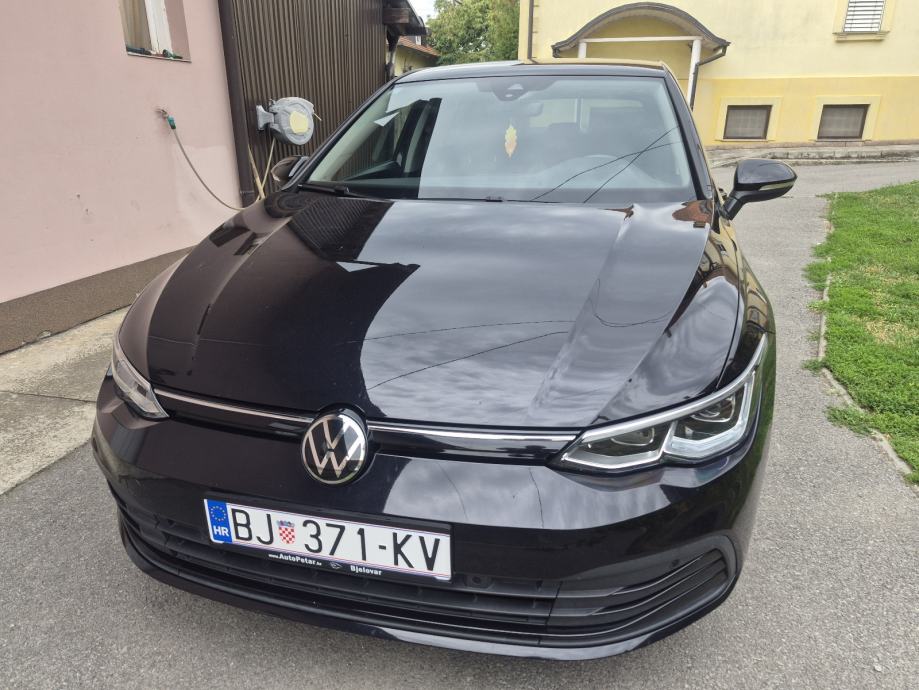 VW Golf 8 2,0 TDI,VLASNIK, SERVISNA, 150 KONJA,RUČNI MJENJAČ,IQ LIGH ., fotografija 16