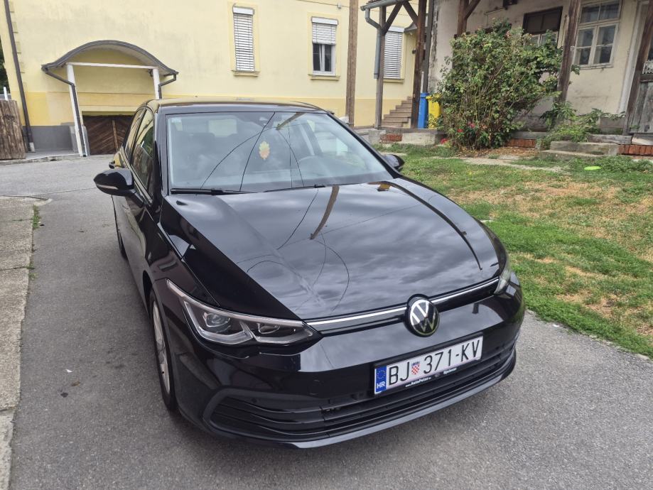 VW Golf 8 2,0 TDI,VLASNIK, SERVISNA, 150 KONJA,RUČNI MJENJAČ,IQ LIGH ., fotografija 17