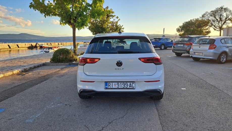 VW Golf 8 2,0 TDI ALU 18" VIRTUAL ,SERVISNA, MRTVI KUT. ODL. STANJE!!, fotografija 9