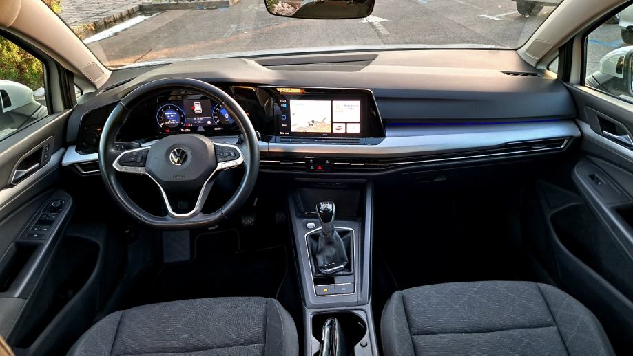 VW Golf 8 2,0 TDI ALU 18" VIRTUAL ,SERVISNA, MRTVI KUT. ODL. STANJE!!, fotografija 13