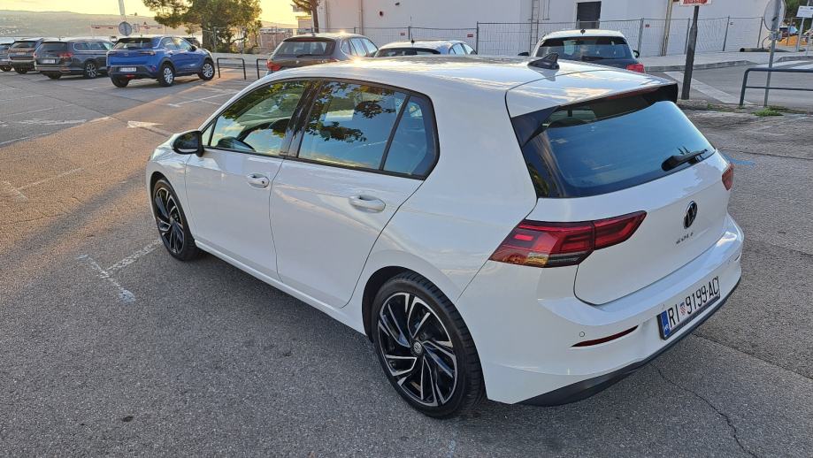 VW Golf 8 2,0 TDI ALU 18" VIRTUAL ,SERVISNA, MRTVI KUT. ODL. STANJE!!, fotografija 8