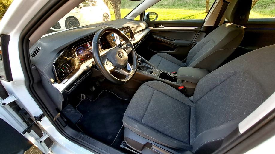 VW Golf 8 2,0 TDI ALU 18" VIRTUAL ,SERVISNA, MRTVI KUT. ODL. STANJE!!, fotografija 15