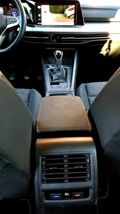 VW Golf 8 2,0 TDI ALU 18" VIRTUAL ,SERVISNA, MRTVI KUT. ODL. STANJE!!, fotografija 18