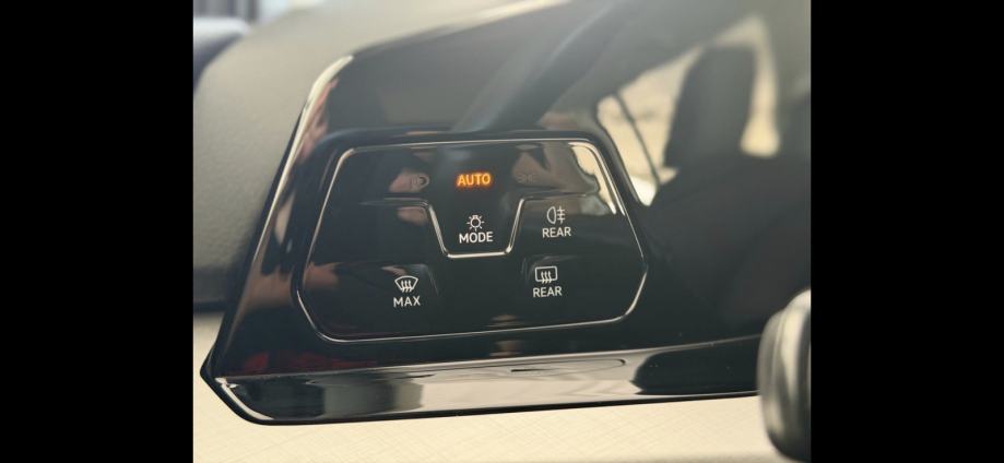 VW Golf 8 2,0 TDI, TVORNICKA GARANCIJA, fotografija 11