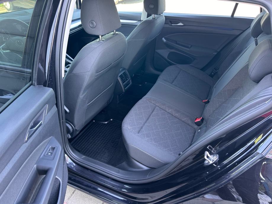 VW Golf 8 2,0 TDI VARIANT 2022.,HR VOZILO, U-PDVu,CIJENA:14000 € + PDV, fotografija 13