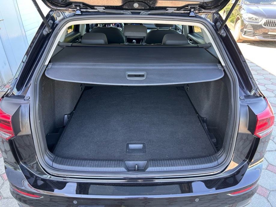 VW Golf 8 2,0 TDI VARIANT 2022.,HR VOZILO, U-PDVu,CIJENA:14000 € + PDV, fotografija 14
