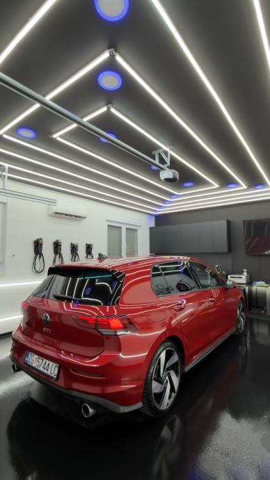 VW Golf 8 2,0 TSI GTI automatik, fotografija 3