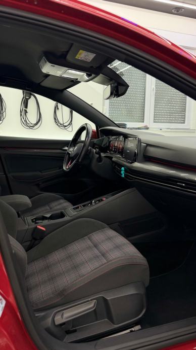 VW Golf 8 2,0 TSI GTI automatik, fotografija 8