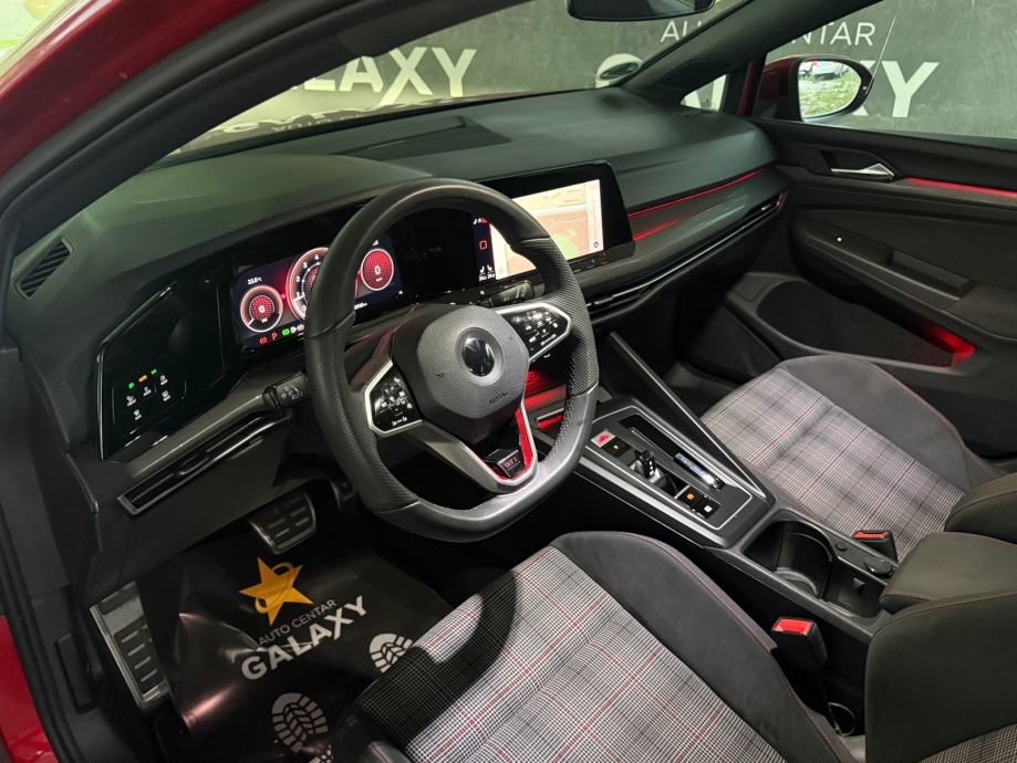 VW Golf 8 GTI 2,0 TSI automatik ROT METALIC✅, fotografija 16